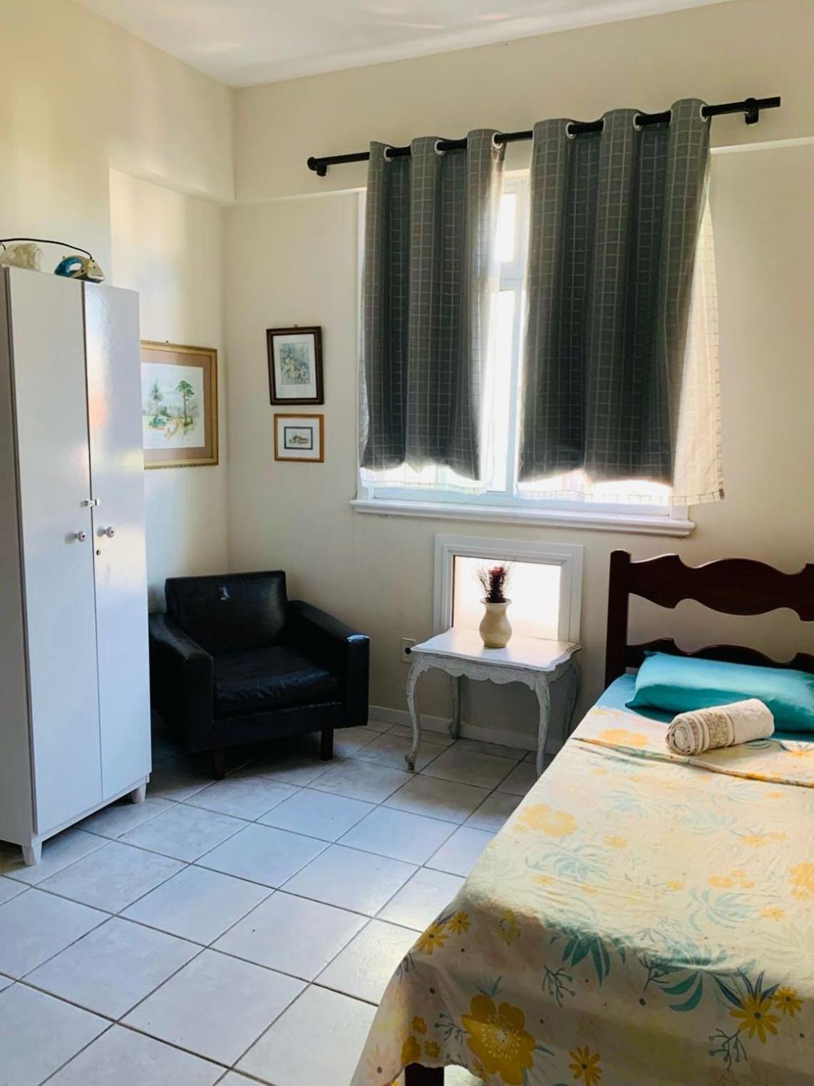 Casa de Férias A 2 Minutos Da Praia, Na Prainha Em *